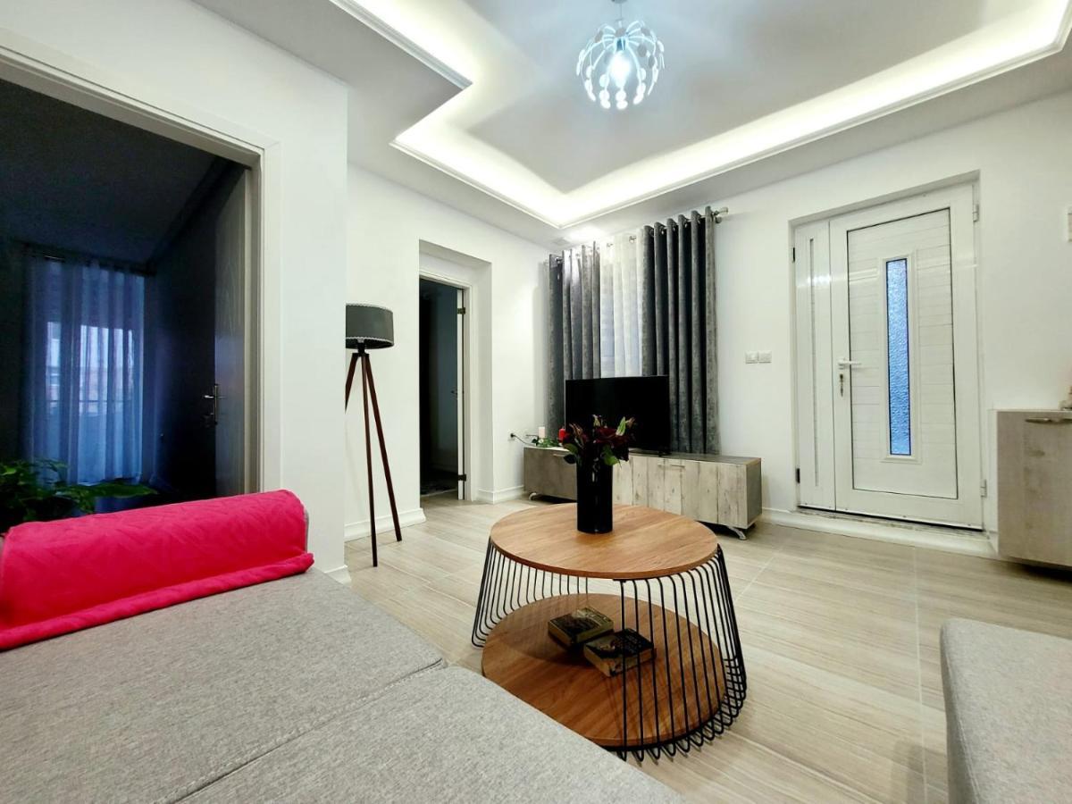 Anis Apartments Саранда Экстерьер фото